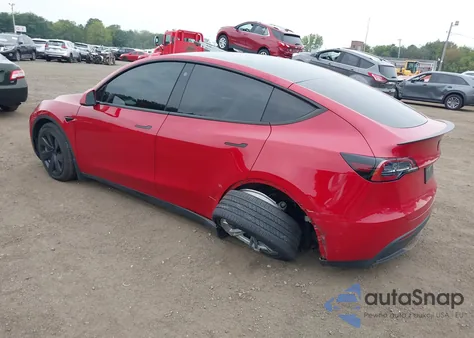 2022 Tesla Model Y Long Range Dual Motor All-Wheel Drive z USA, uszkodzony, nr VIN 7SAYGDEE4NF517341